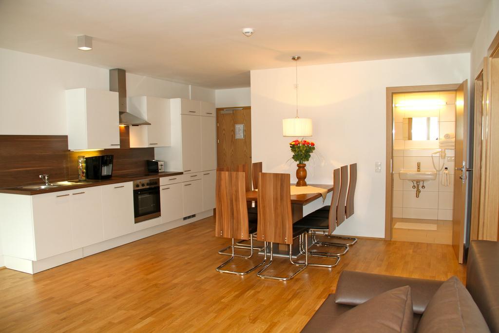 Apart Mountain Lodge Mayrhofen Rom bilde